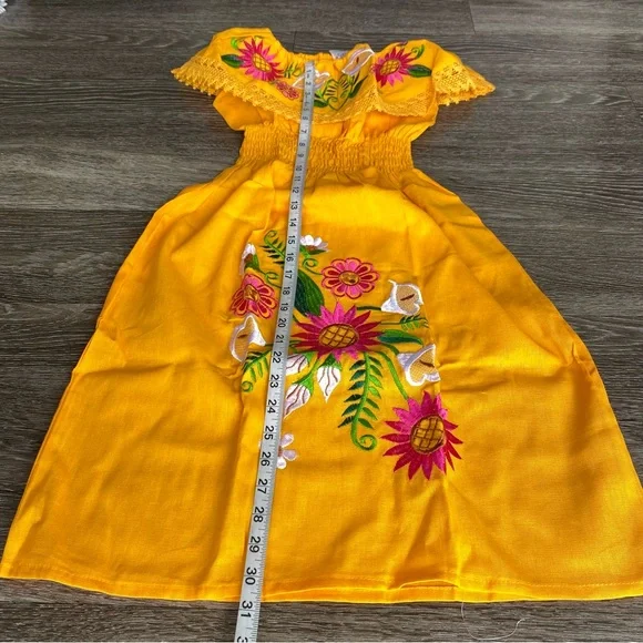 Embroidered Mexican Dress- Youth size 12, Vestido Mexicano - Picture 2 of 2